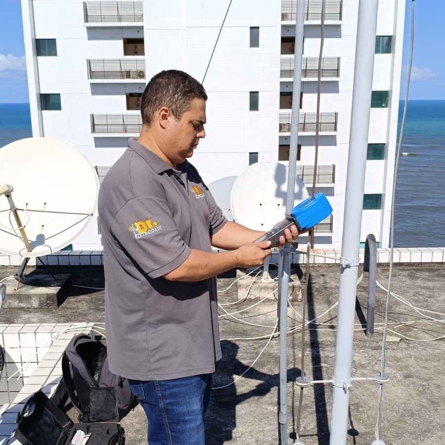 Medição de resistência de aterramento de SPDA em cobertura